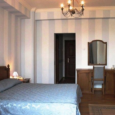 Hotel Piccolo Mondo Βουκουρέστι Δωμάτιο φωτογραφία