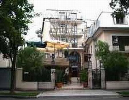 Hotel Piccolo Mondo Βουκουρέστι Εξωτερικό φωτογραφία
